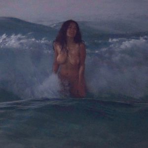 Salma Hayek Completely Naked in The Sea In Ask The Dust - 009