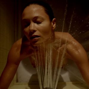 Thandie Newton Nude - Rogue s01e01 - 006