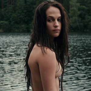 Alicia Vikander naked (film Kronjuvelerna - The Crown Jewels) - 018